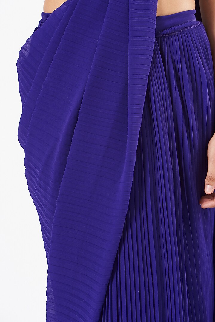 Purple Crinkle Georgette Pre-Stitched Wedding Saree Set by Kavita Bhartia at Pernia's Pop Up Shop