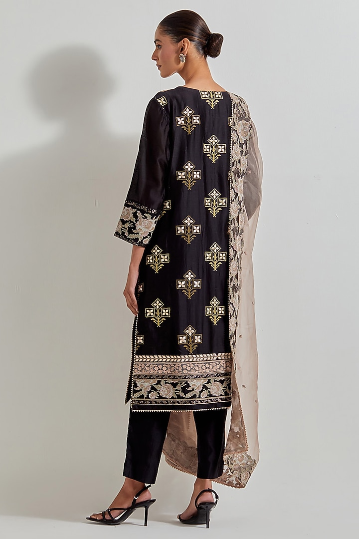 Black Chanderi Silk Patch Work Kurta Set by Kavita Bhartia at Pernia's Pop Up Shop