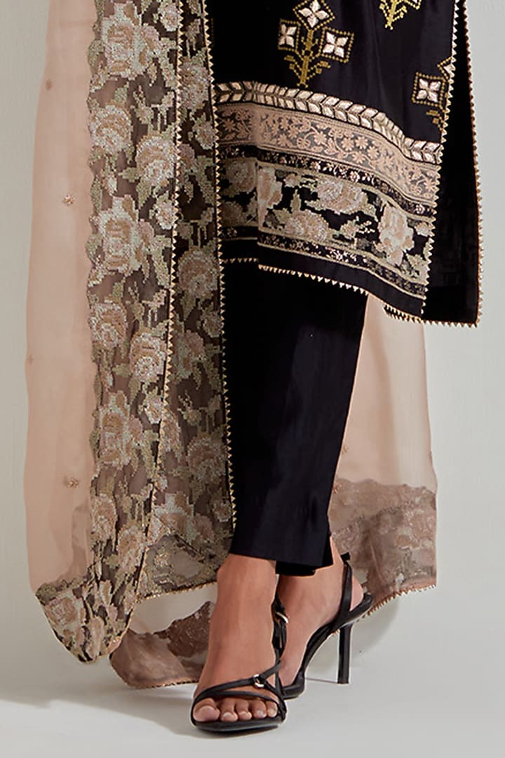 Black Chanderi Silk Patch Work Kurta Set by Kavita Bhartia at Pernia's Pop Up Shop