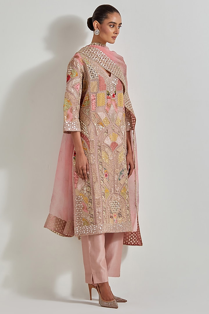 Pink Organza & Chanderi Patchwork Embroidered Kurta Set by Kavita Bhartia at Pernia's Pop Up Shop
