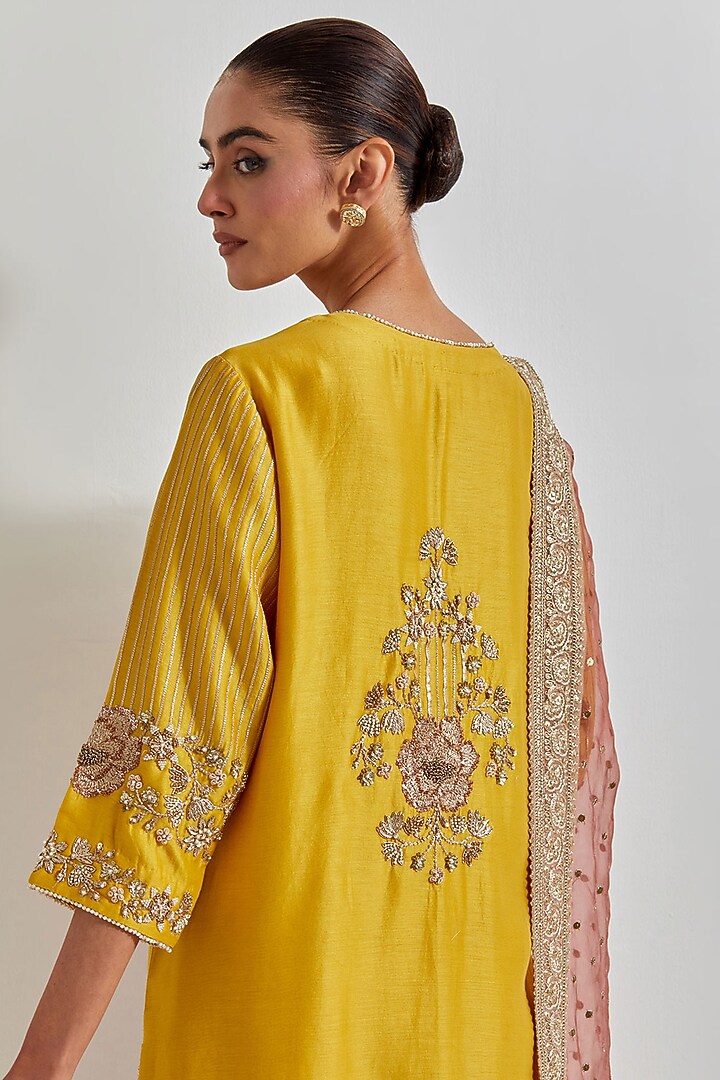 Multi-Colored Chanderi Silk & Organza Zardosi Work Kurta Set by Kavita Bhartia at Pernia's Pop Up Shop