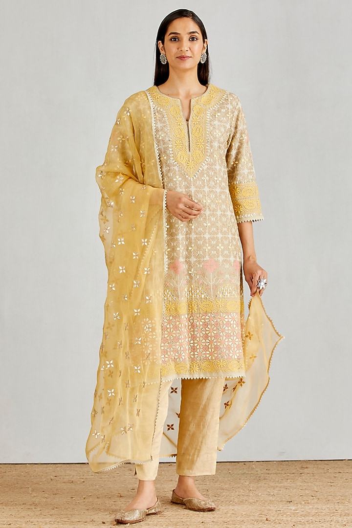 Beige Embroidered Kurta Set by Kavita Bhartia at Pernia's Pop Up Shop