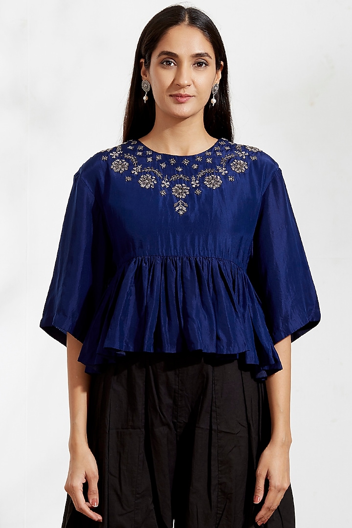 Gold Organza Silk Textured Skirt Set by Kavita Bhartia at Pernia's Pop Up Shop