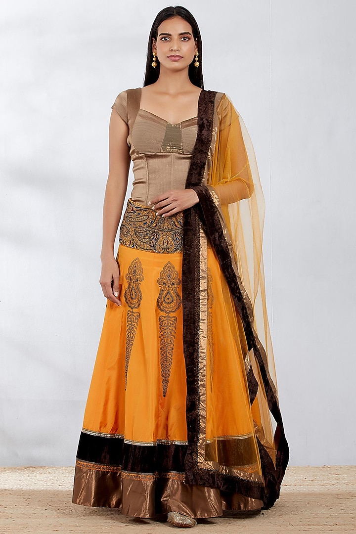 Mustard Embellished Wedding Lehenga Set by Kavita Bhartia at Pernia's Pop Up Shop