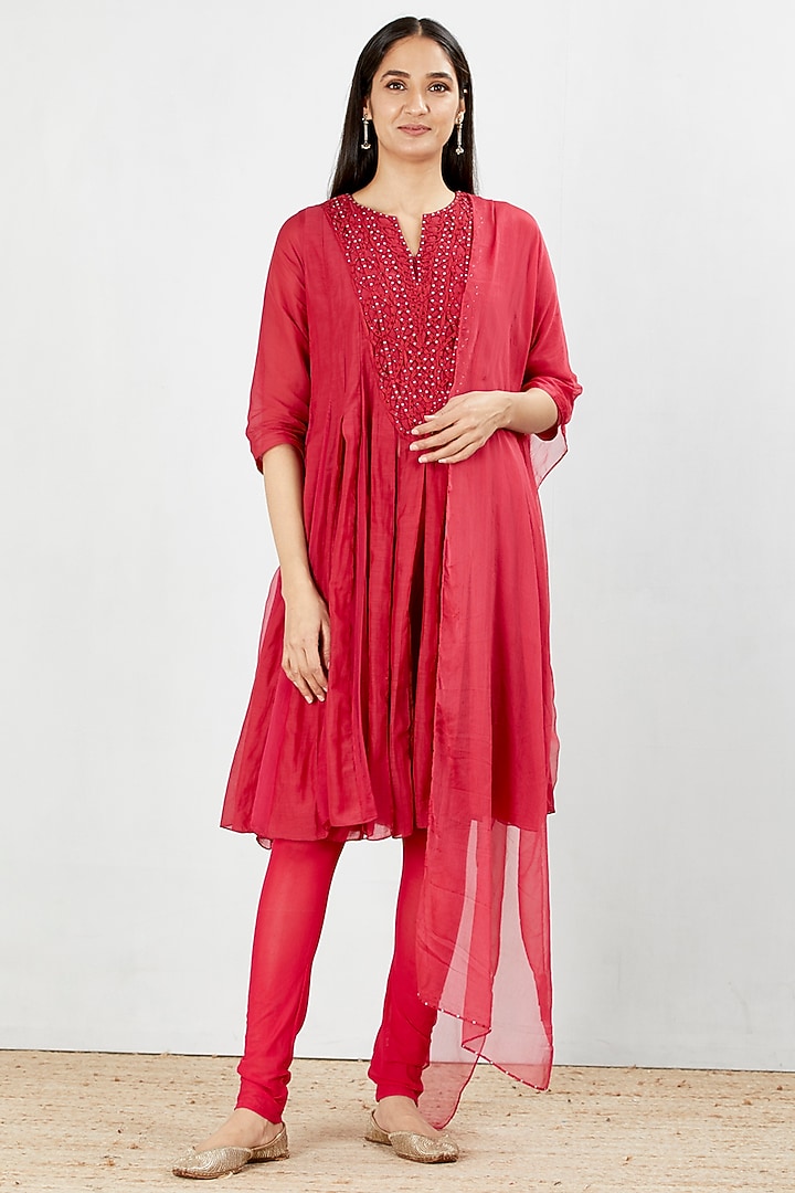 Red Embroidered Panelled Tunic Set by Kavita Bhartia at Pernia's Pop Up Shop