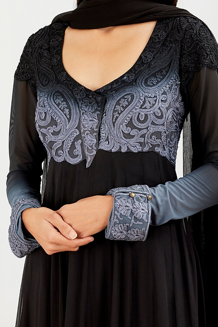 Black Embroidered Wedding Anarkali Set by Kavita Bhartia at Pernia's Pop Up Shop