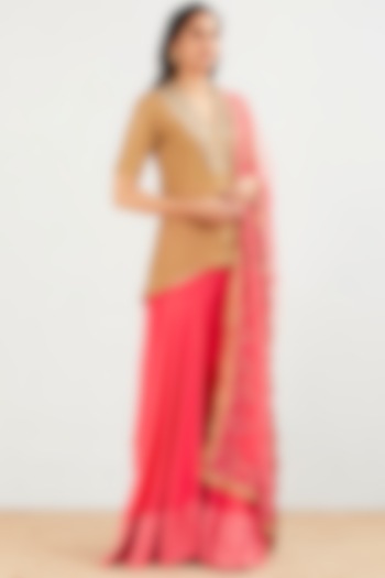 Coral Embroidered Sharara Set by Kavita Bhartia at Pernia's Pop Up Shop