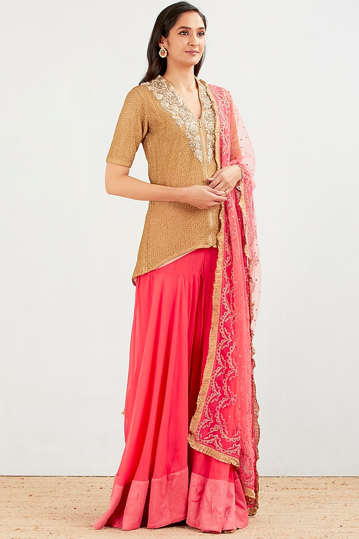 Coral Embroidered Sharara Set by Kavita Bhartia at Pernia's Pop Up Shop