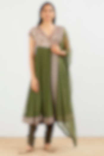 Olive Green Embroidered Wrap Kurta Set by Kavita Bhartia at Pernia's Pop Up Shop