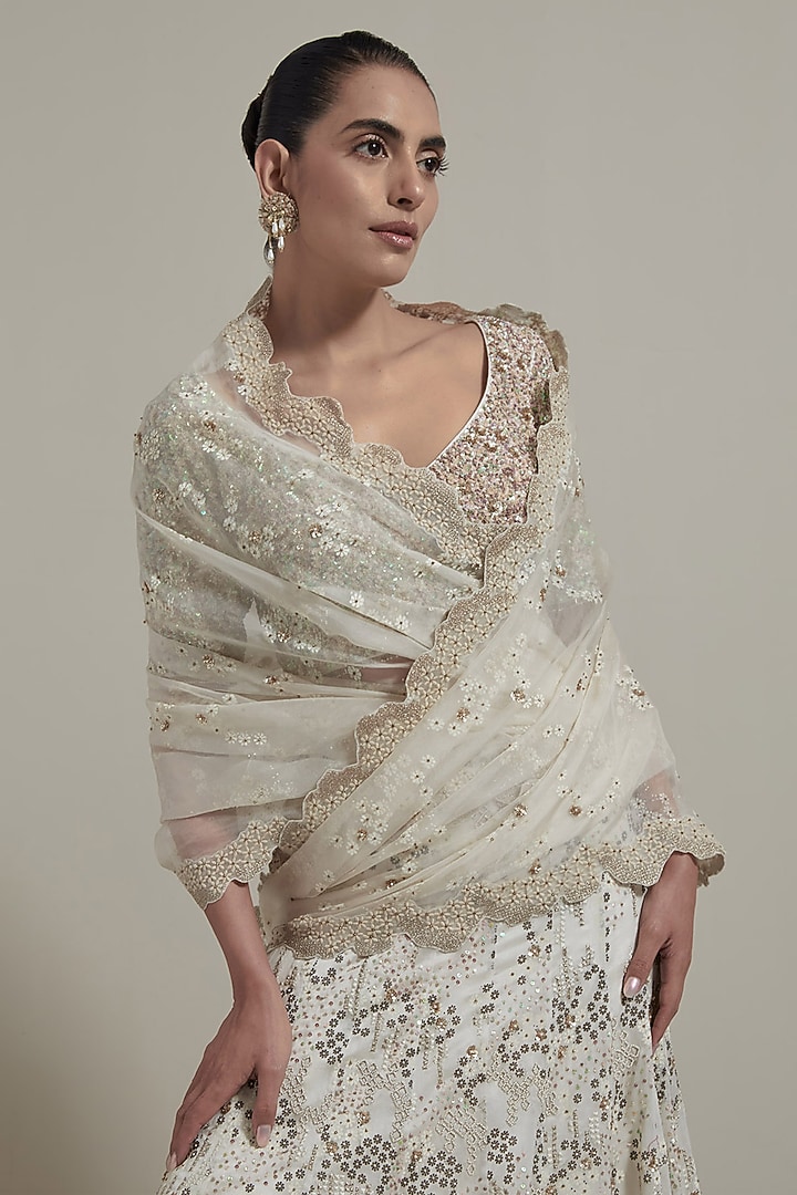 Ivory Organza & Chanderi Silk Hand Embellished Bridal Lehenga Set by Kavita Bhartia at Pernia's Pop Up Shop