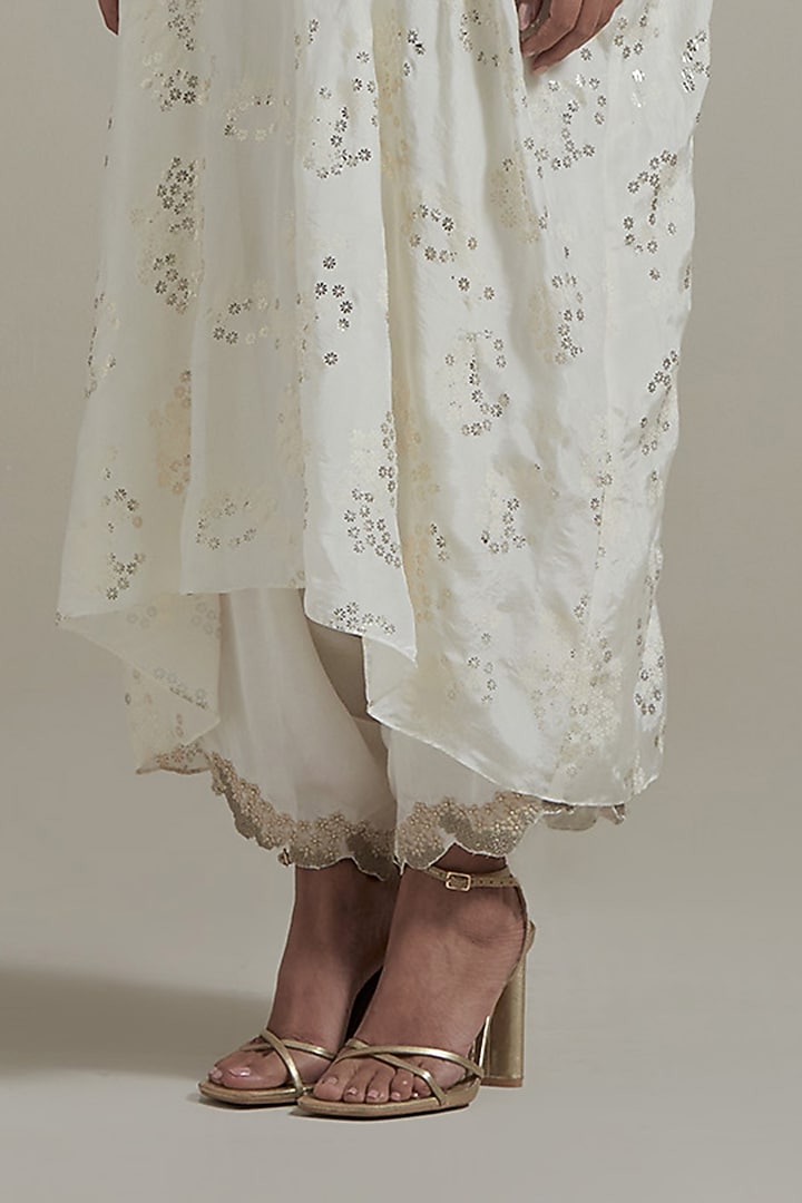 Ivory Silk Hand Embellished Kaftan Kurta Set by Kavita Bhartia at Pernia's Pop Up Shop
