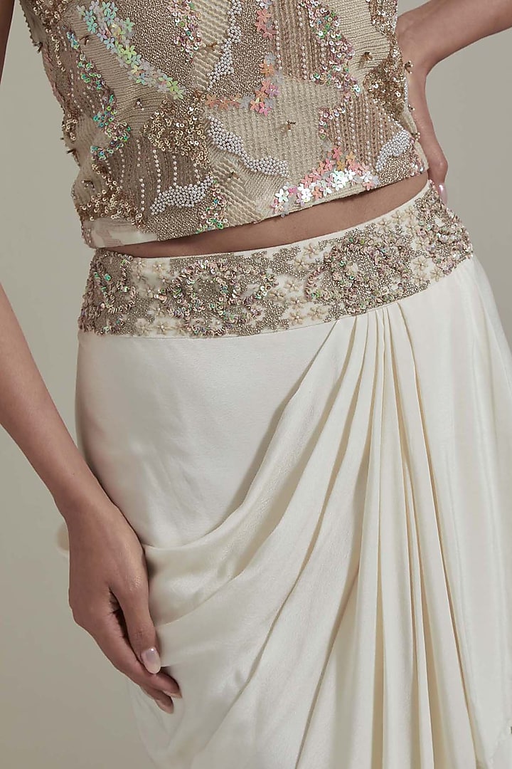 Ivory Lurex Georgette & Net Cape Set by Kavita Bhartia at Pernia's Pop Up Shop