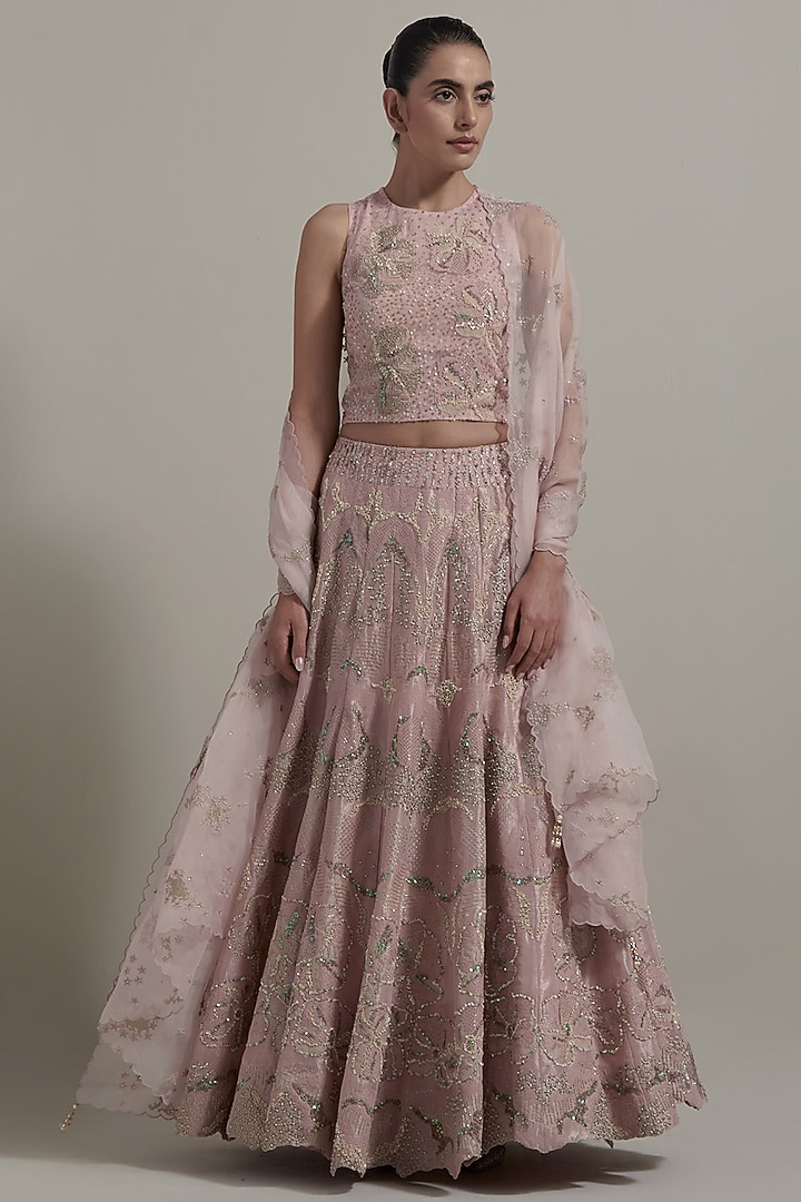 Pink Net & Organza Embellished Wedding Lehenga Set by Kavita Bhartia at Pernia's Pop Up Shop