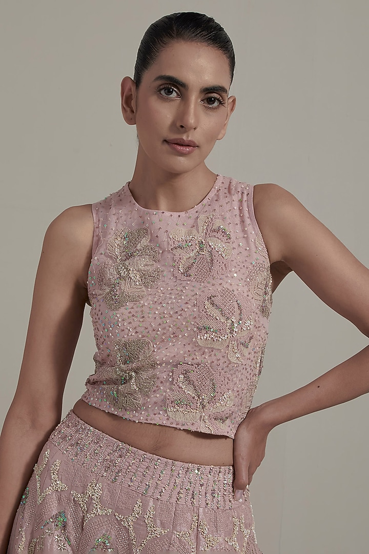 Pink Net & Organza Embellished Wedding Lehenga Set by Kavita Bhartia at Pernia's Pop Up Shop