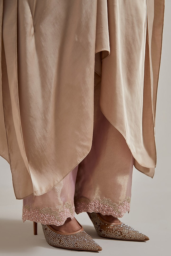 Pink Satin Hand Embellished Kaftan Set by Kavita Bhartia at Pernia's Pop Up Shop