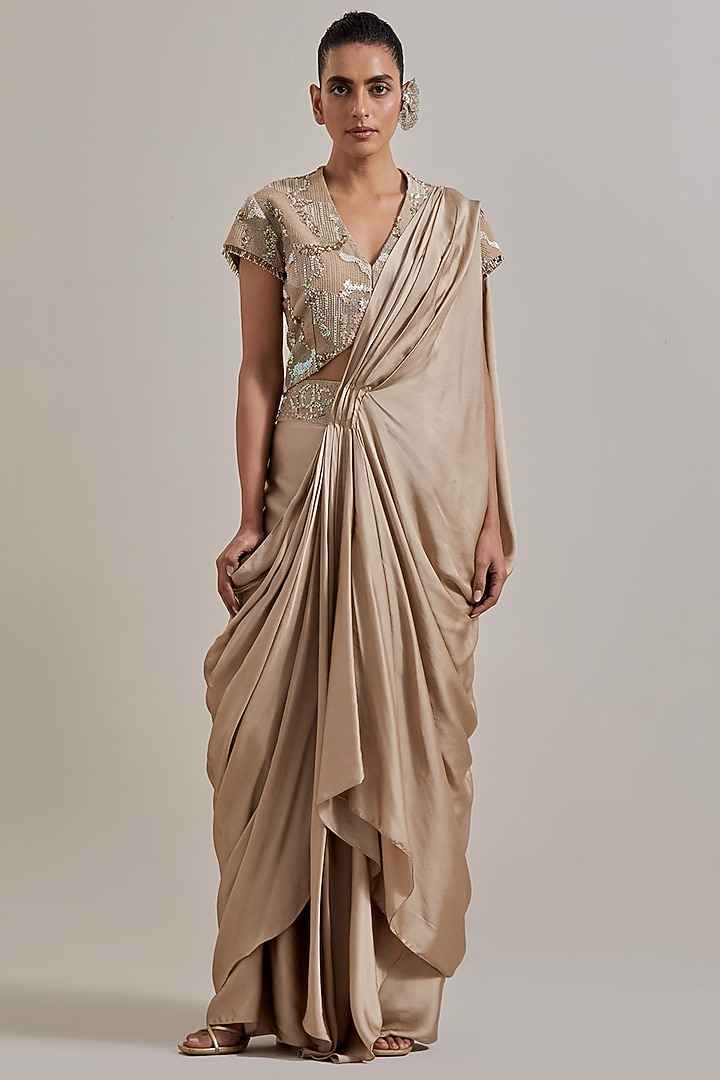 Pink Net Hand Embellished Draped Wedding Saree Set by Kavita Bhartia at Pernia's Pop Up Shop