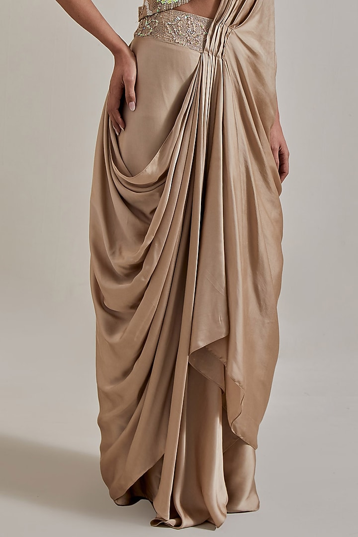 Pink Net Hand Embellished Draped Wedding Saree Set by Kavita Bhartia at Pernia's Pop Up Shop