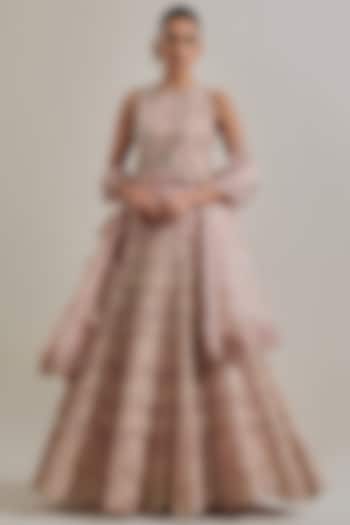 Champagne Organza Hand Embellished Bridal Lehenga Set by Kavita Bhartia at Pernia's Pop Up Shop