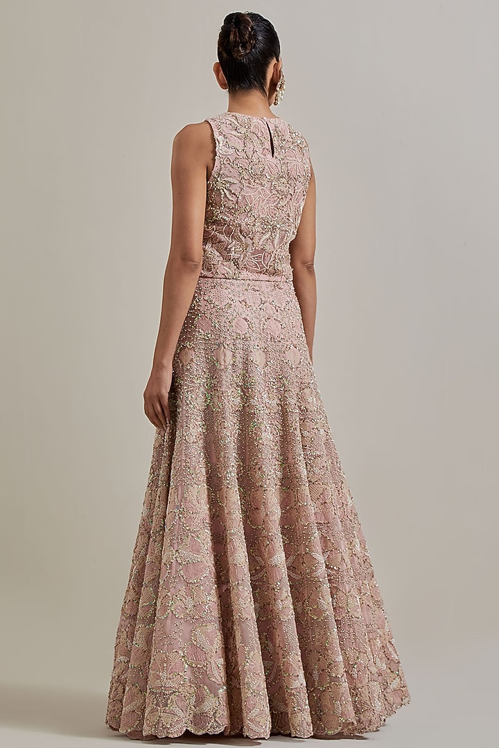 Champagne Organza Hand Embellished Bridal Lehenga Set by Kavita Bhartia at Pernia's Pop Up Shop