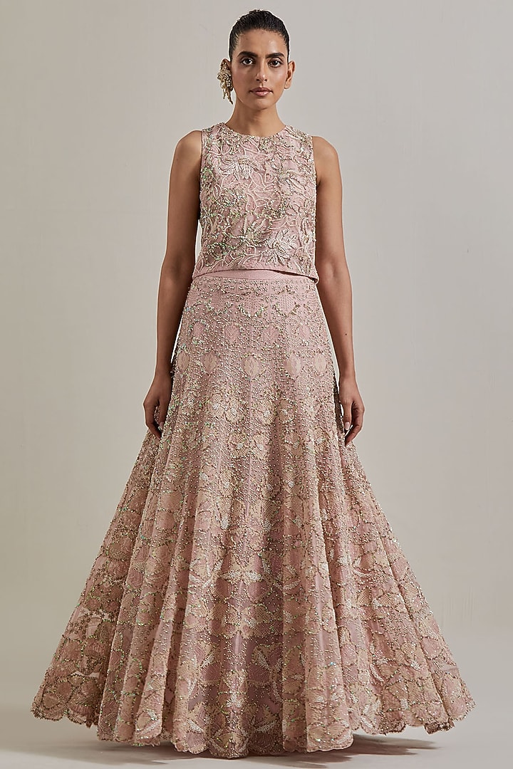 Champagne Organza Hand Embellished Bridal Lehenga Set by Kavita Bhartia at Pernia's Pop Up Shop