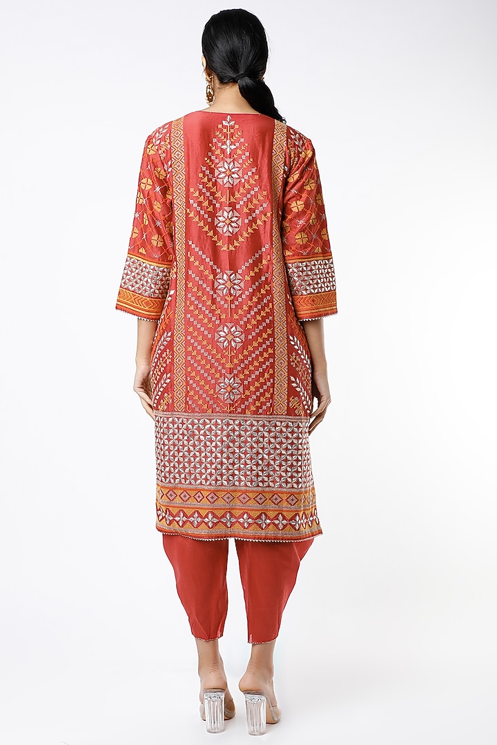 Crimson Red Embroidered Kurta Set by Kavita Bhartia at Pernia's Pop Up Shop