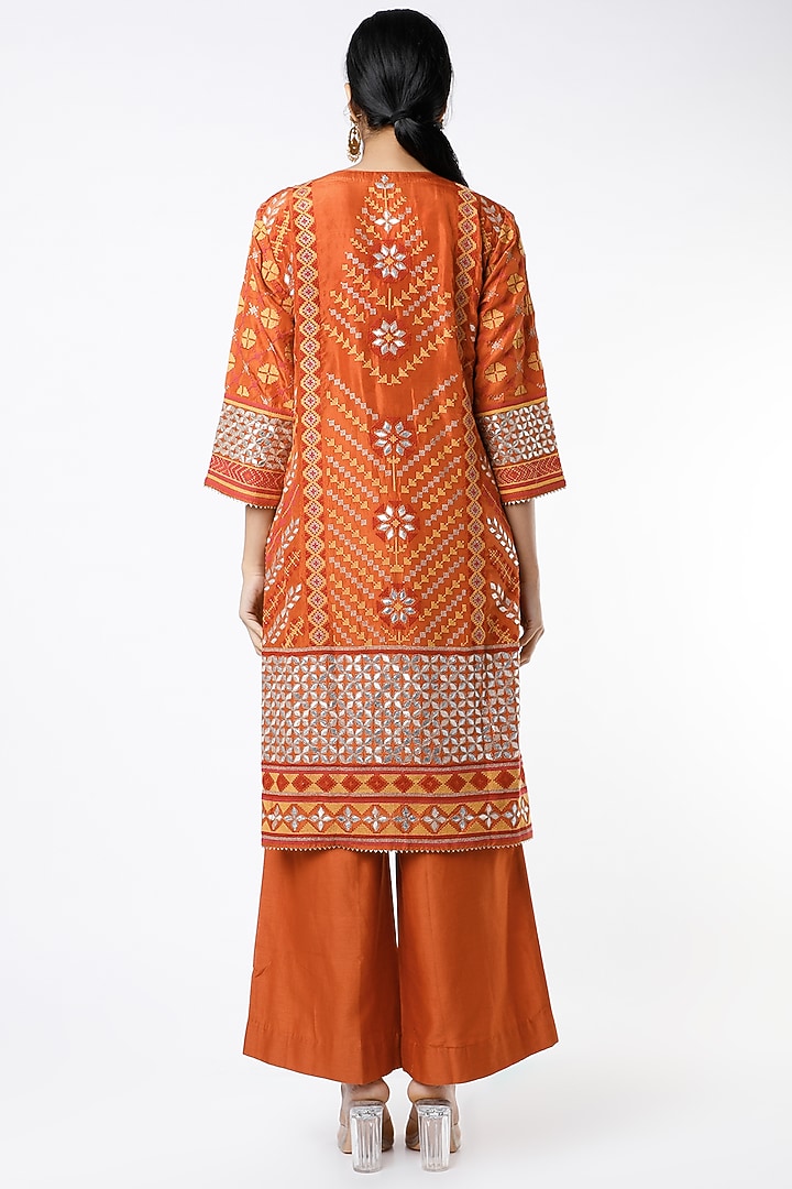 Orange Embroidered Kurta Set by Kavita Bhartia at Pernia's Pop Up Shop