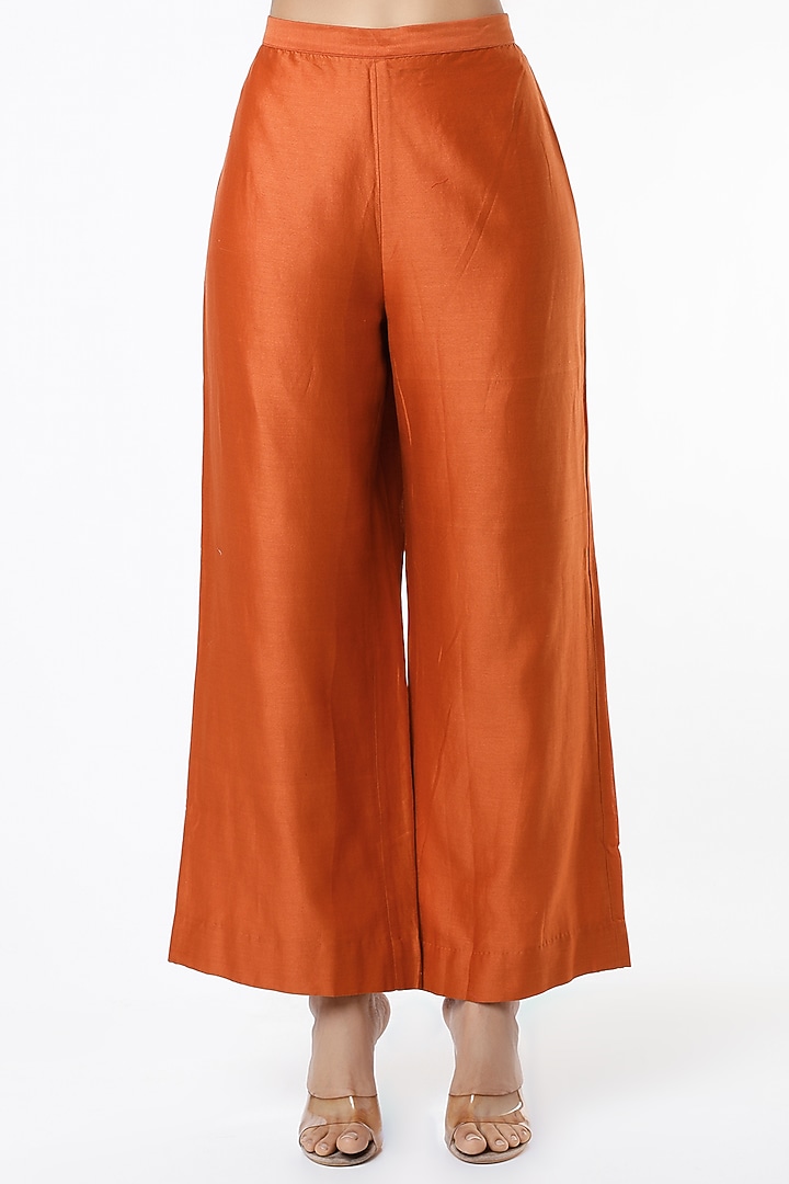 Orange Embroidered Kurta Set by Kavita Bhartia at Pernia's Pop Up Shop