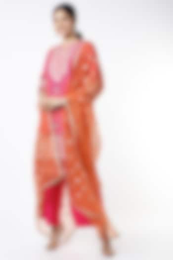 Hot Pink Embroidered Kurta Set by Kavita Bhartia