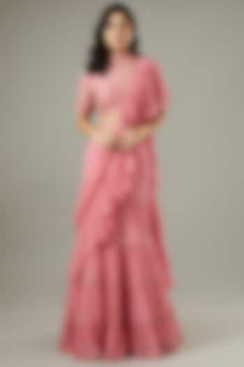 Salmon Pink Chiffon Saree Set by Kavita Bhartia at Pernia's Pop Up Shop