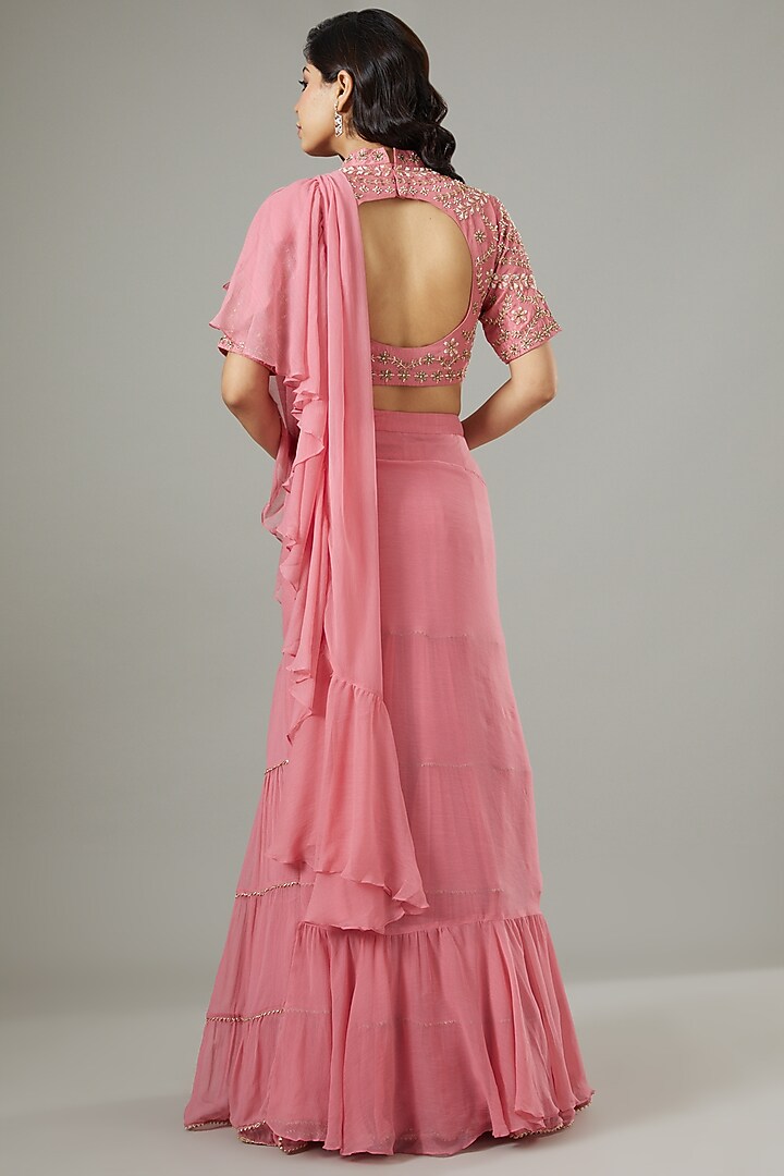 Salmon Pink Chiffon Wedding Saree Set by Kavita Bhartia at Pernia's Pop Up Shop