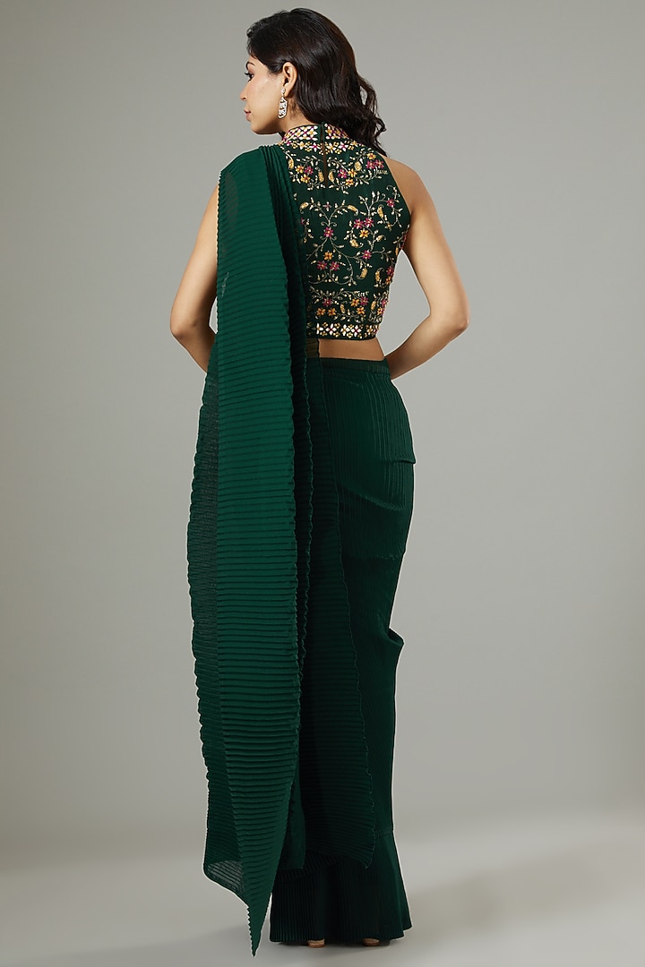 Bottle Green Crinkle Georgette Pre-Stitched Wedding Saree Set by Kavita Bhartia at Pernia's Pop Up Shop