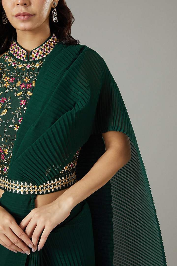 Bottle Green Crinkle Georgette Pre-Stitched Wedding Saree Set by Kavita Bhartia at Pernia's Pop Up Shop