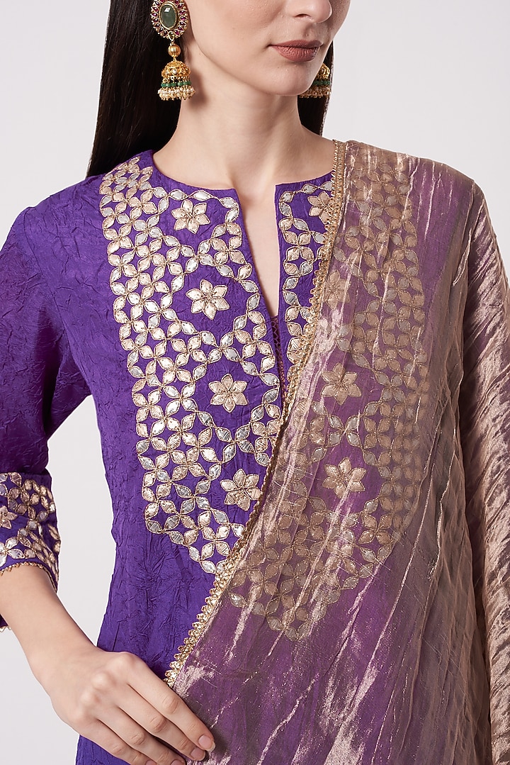 Purple Embroidered Kurta Set by Kavita Bhartia at Pernia's Pop Up Shop