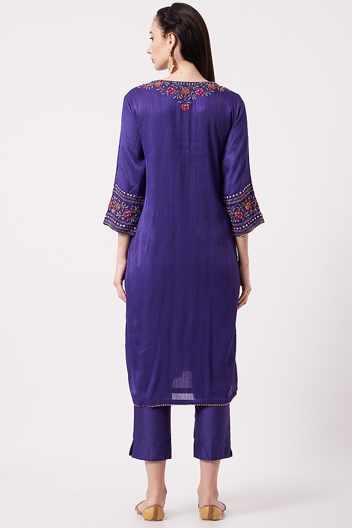 Purple Embroidered Kurta Set by Kavita Bhartia at Pernia's Pop Up Shop