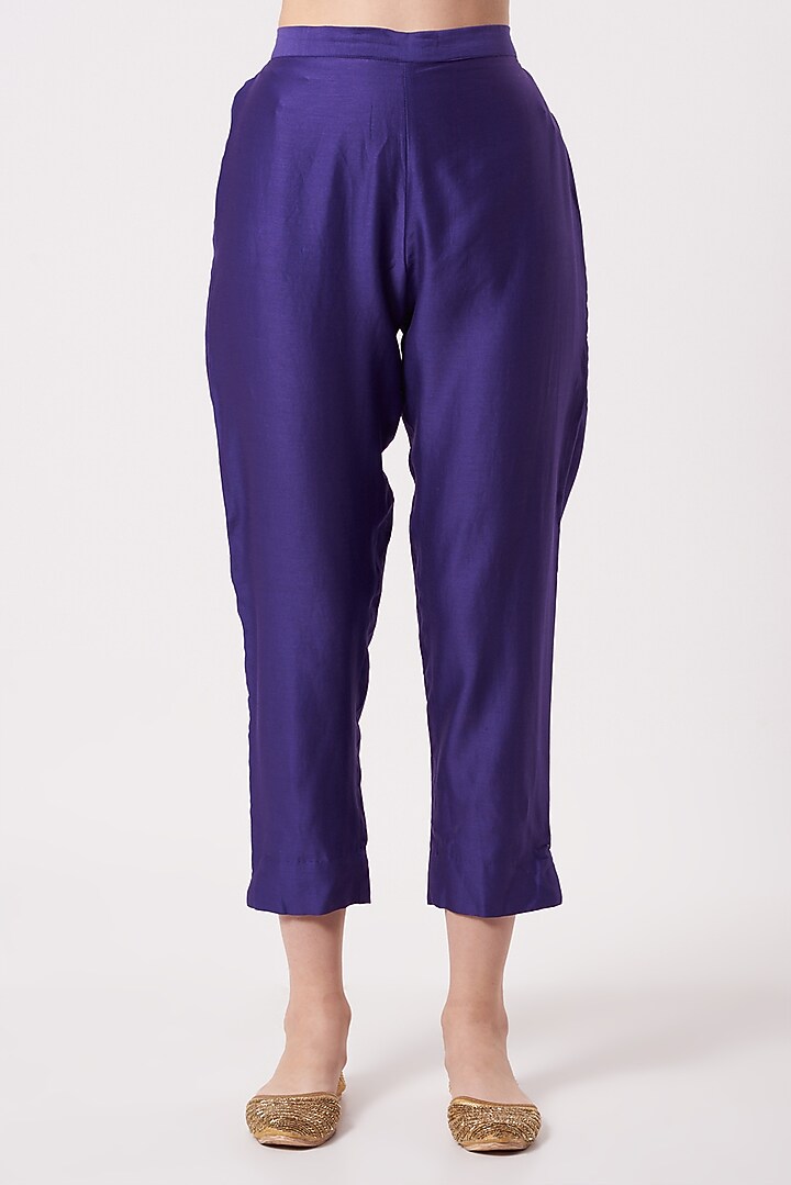 Purple Embroidered Kurta Set by Kavita Bhartia at Pernia's Pop Up Shop