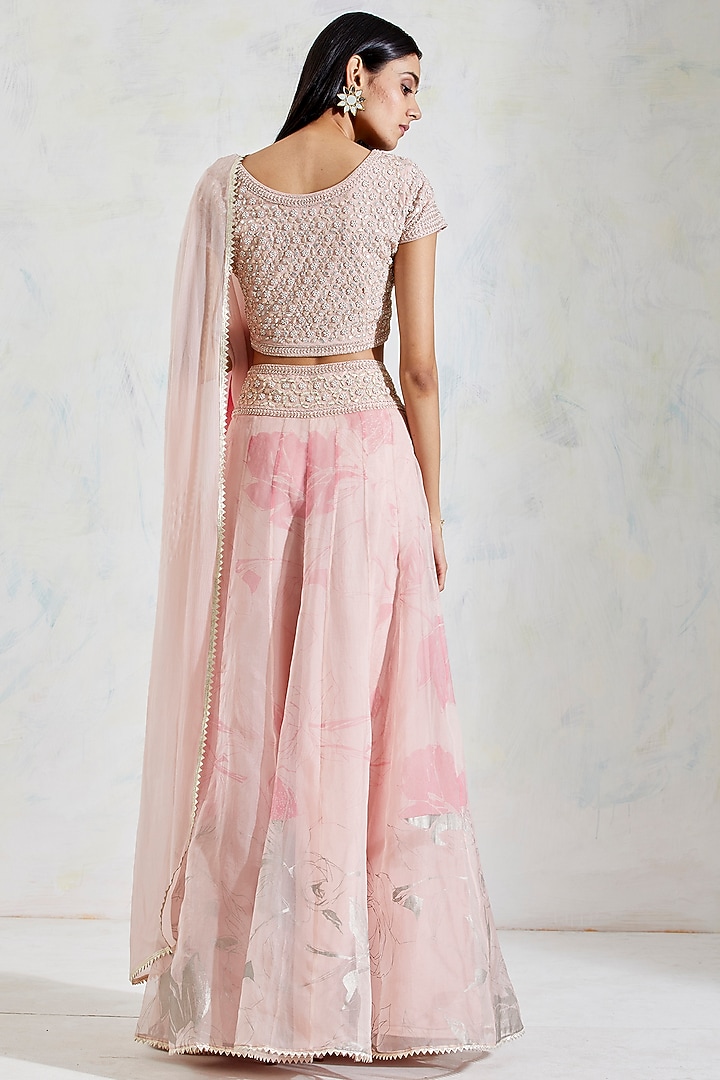 Pink Shaded Rose Printed Wedding Lehenga Set by Kavita Bhartia at Pernia's Pop Up Shop