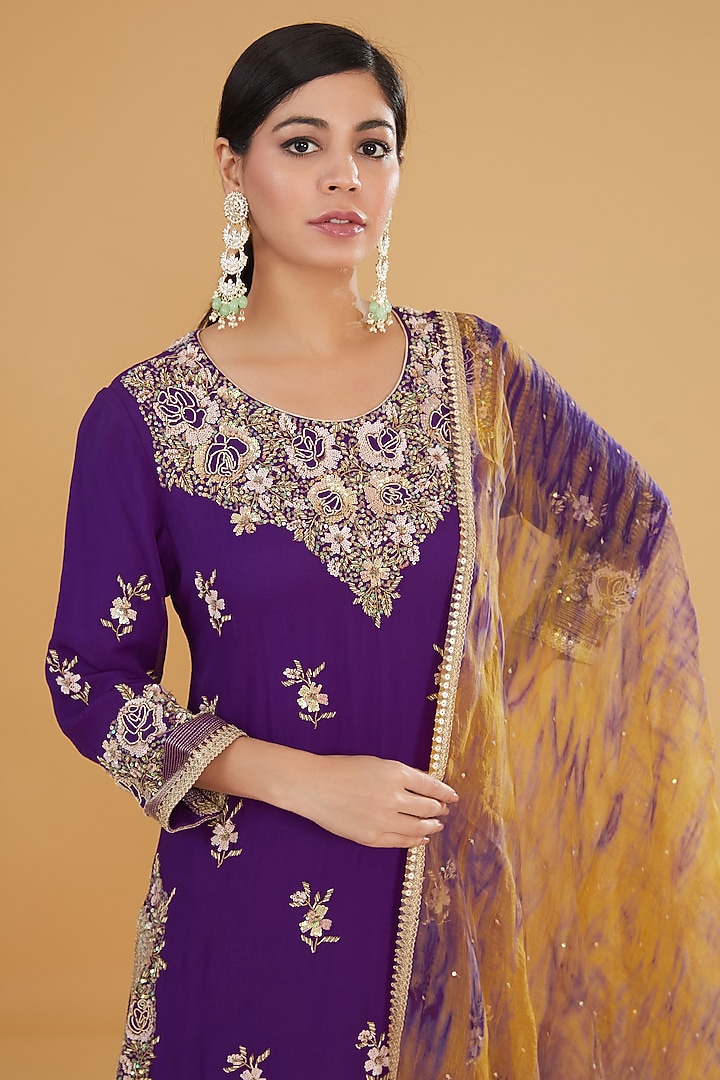 Purple Georgette Hand Embroidered Kurta Set by Kavita Bhartia at Pernia's Pop Up Shop