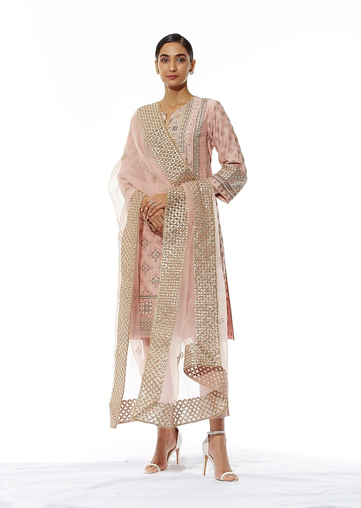 Nude Pink Embroidered Kurta Set by Kavita Bhartia at Pernia's Pop Up Shop