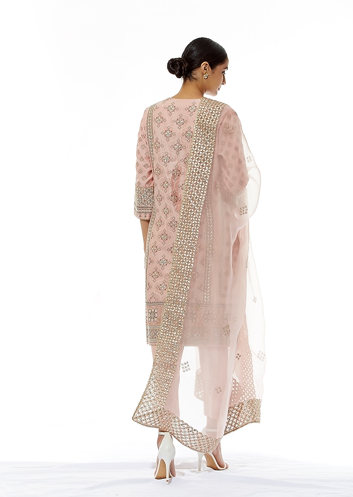 Nude Pink Embroidered Kurta Set by Kavita Bhartia at Pernia's Pop Up Shop