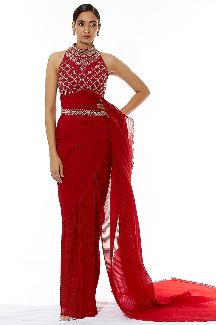 Maroon Embroidered Wedding Saree Set by Kavita Bhartia at Pernia's Pop Up Shop