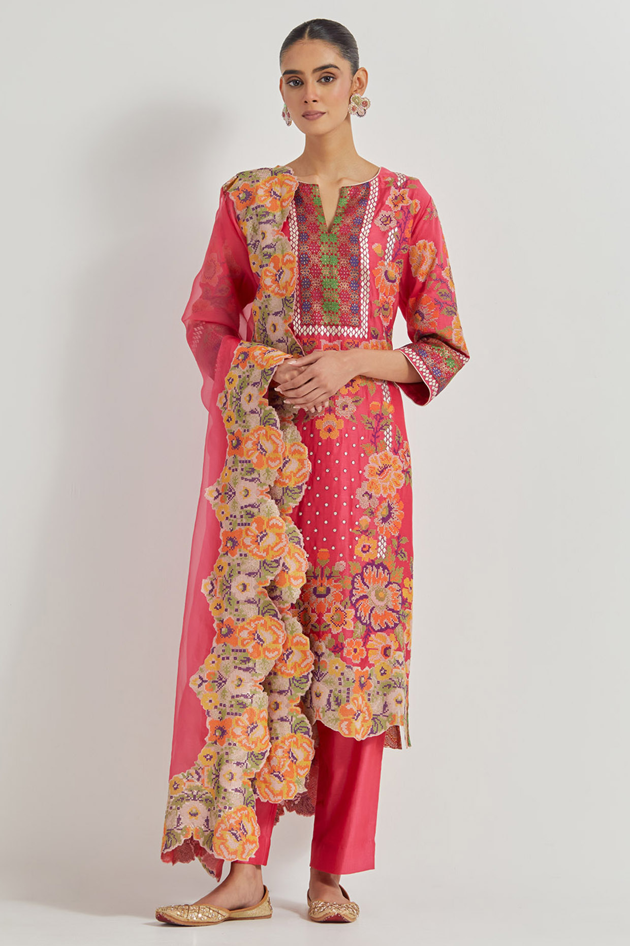 Fuchsia Chanderi Embroidered Kurta Set by Kavita Bhartia at Pernia's Pop Up Shop