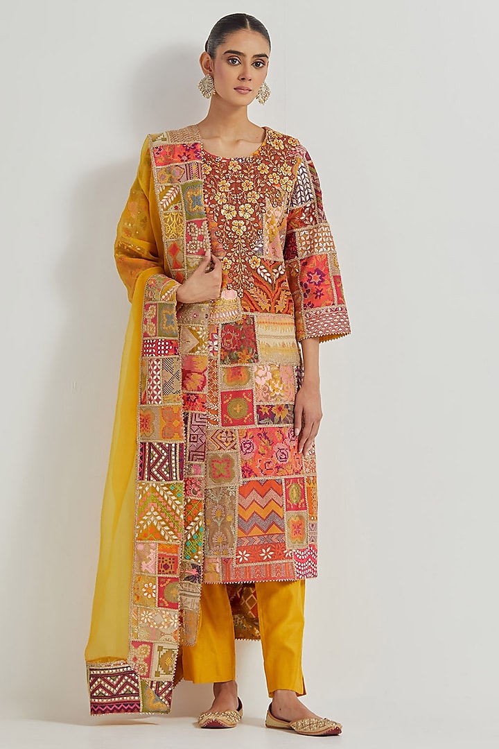 Yellow Chanderi Hand Embellished Kurta Set by Kavita Bhartia at Pernia's Pop Up Shop
