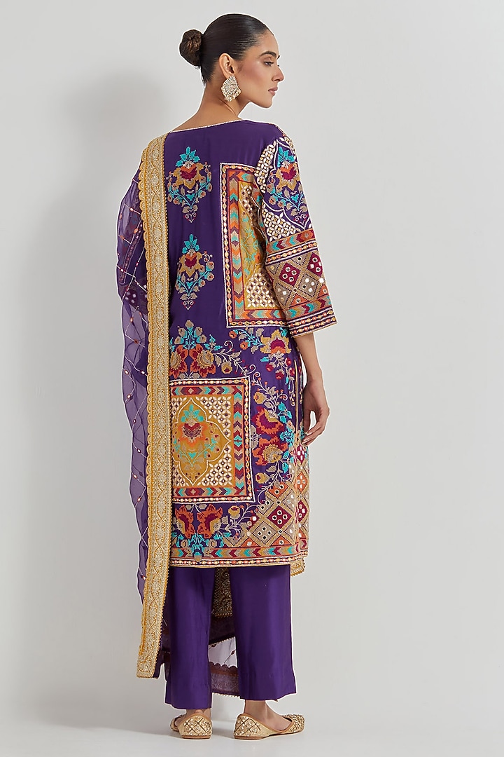 Purple Chanderi & Organza Mirror Embroidered Kurta Set by Kavita Bhartia at Pernia's Pop Up Shop