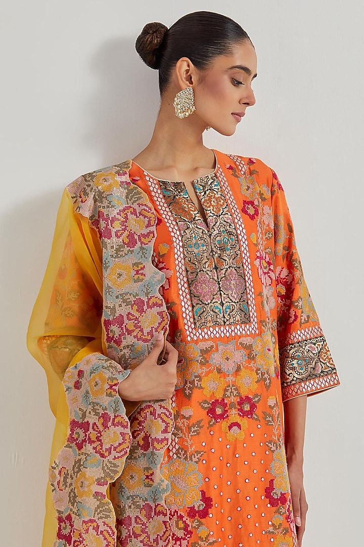 Orange Chanderi Embroidered Kurta Set by Kavita Bhartia at Pernia's Pop Up Shop