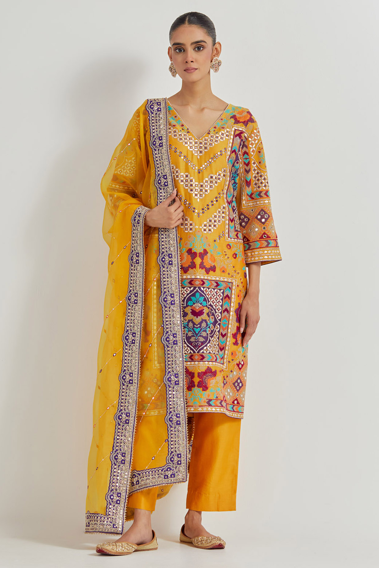 Yellow Chanderi & Organza Mirror Embroidered Kurta Set by Kavita Bhartia at Pernia's Pop Up Shop