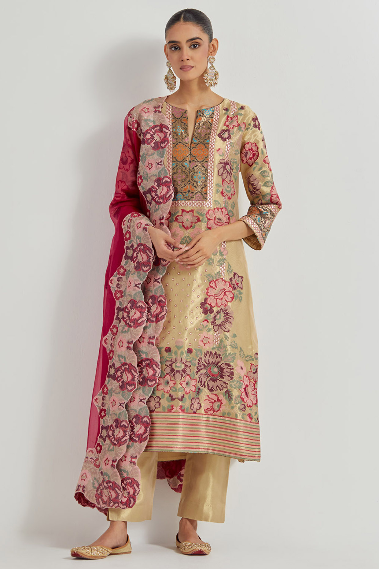 Gold Chanderi Embroidered Kurta Set by Kavita Bhartia at Pernia's Pop Up Shop