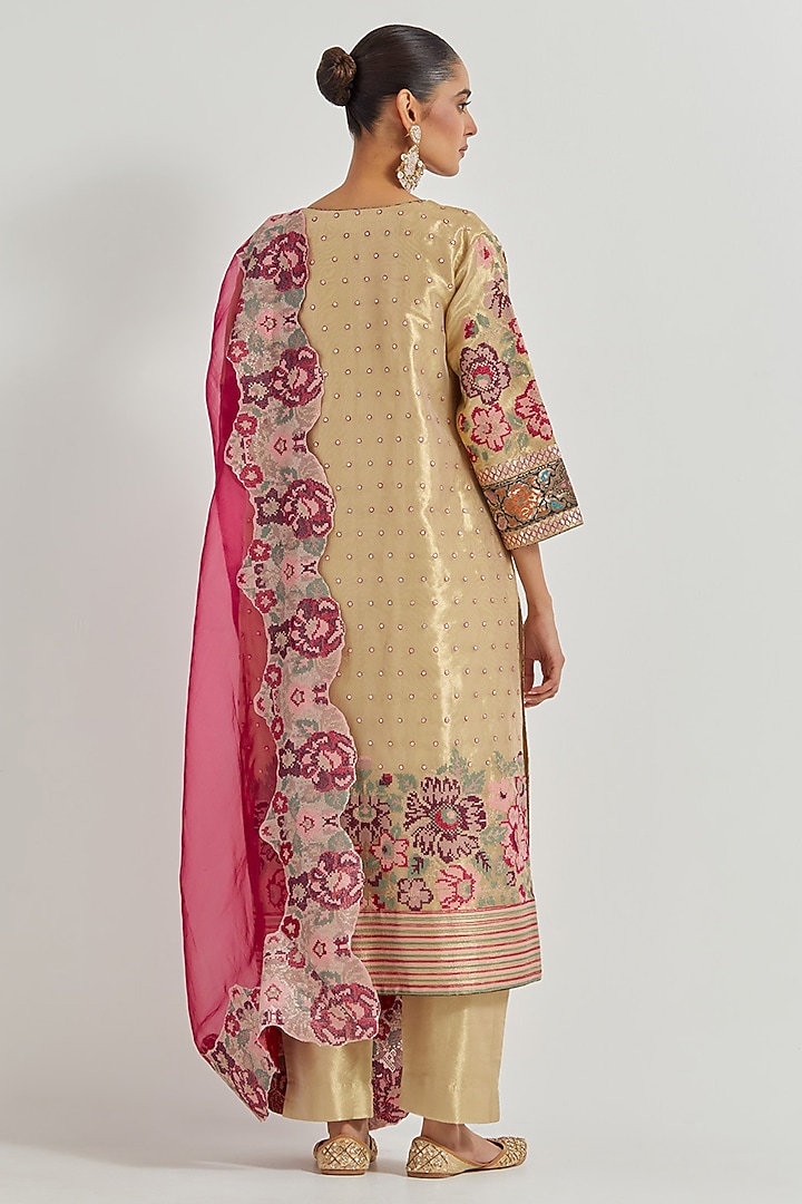 Gold Chanderi Embroidered Kurta Set by Kavita Bhartia at Pernia's Pop Up Shop