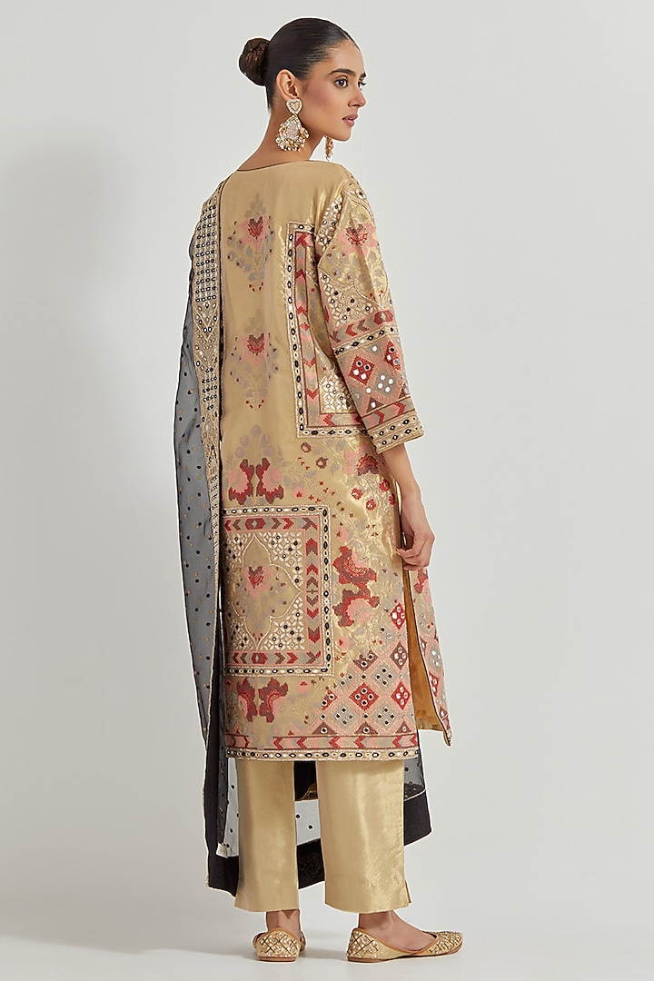 Gold Tissue & Organza Mirror Embroidered Kurta Set by Kavita Bhartia at Pernia's Pop Up Shop