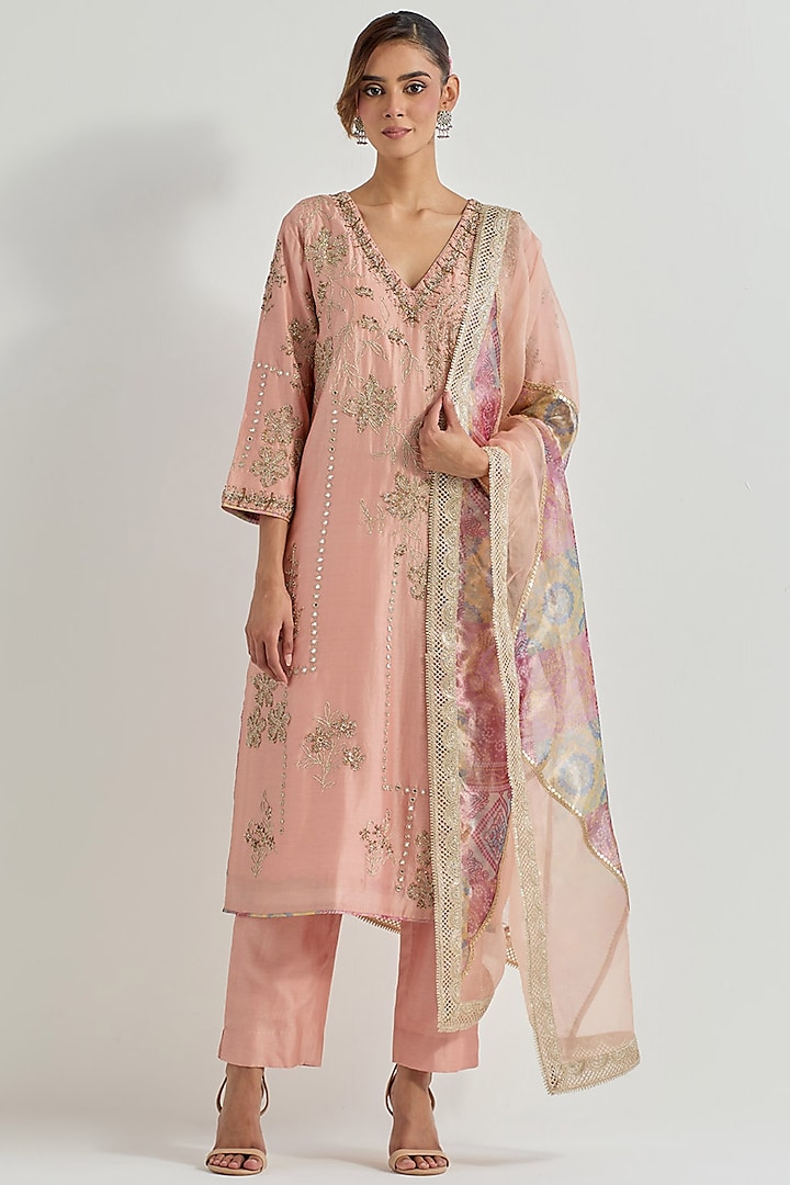 Pink Chanderi Organza & Tissue Hand Embellished Kurta Set by Kavita Bhartia at Pernia's Pop Up Shop
