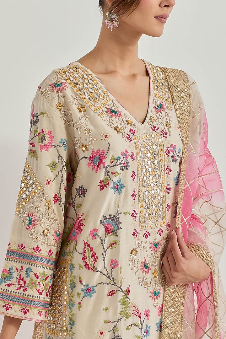 Ivory Chanderi Organza Embellished Kurta Set by Kavita Bhartia at Pernia's Pop Up Shop